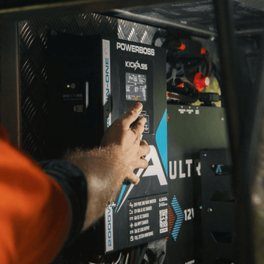 KickAss ProductsKickAss PowerBoss 2000W All - in - One Power System with Bluetooth, Remote Display and Plug & Play KitKAPBRDUCONN